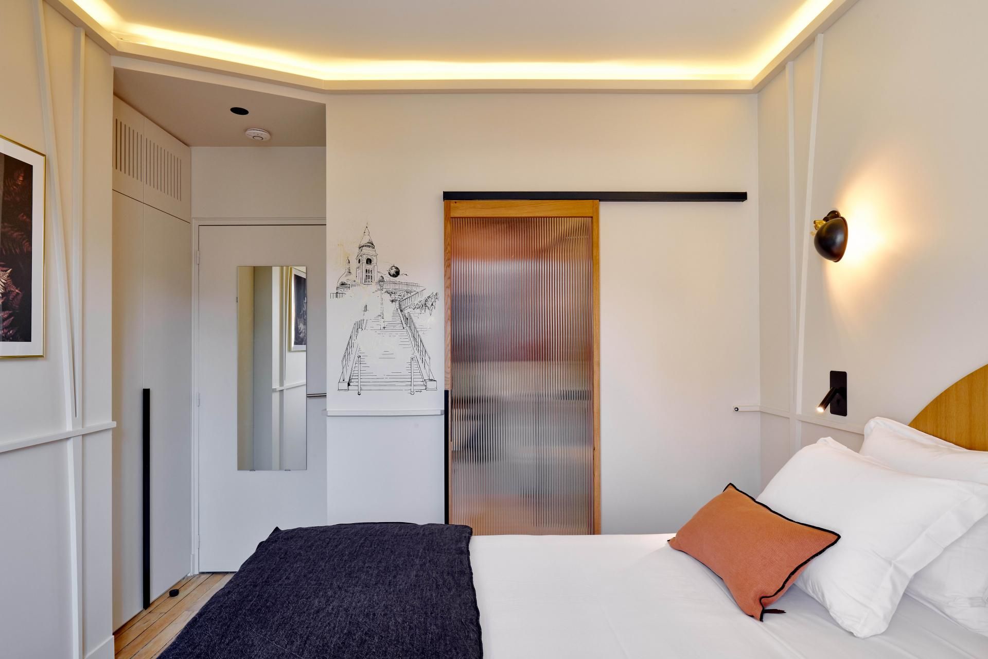 Tinah Paris, Réaumur